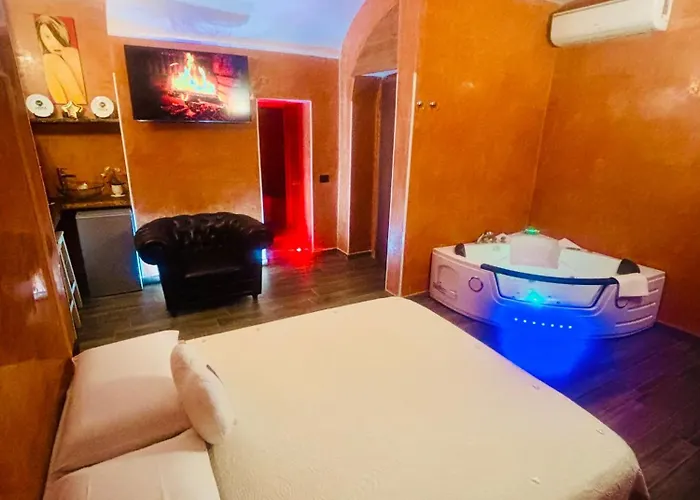 Moya 1 - In Liebeshotel