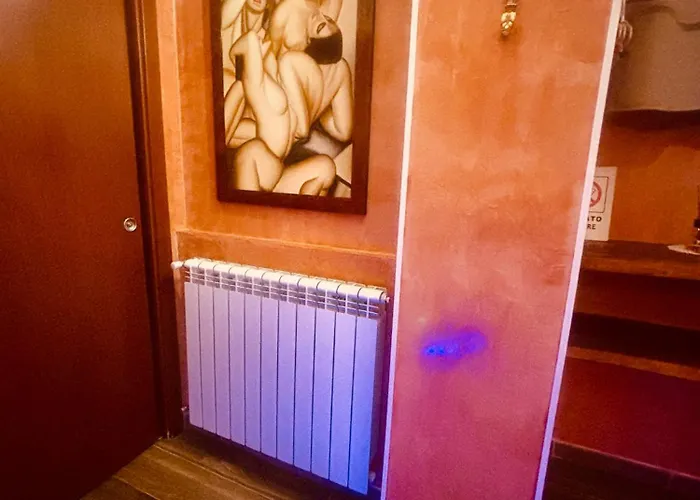 Moya 1 - In Liebeshotel Rom