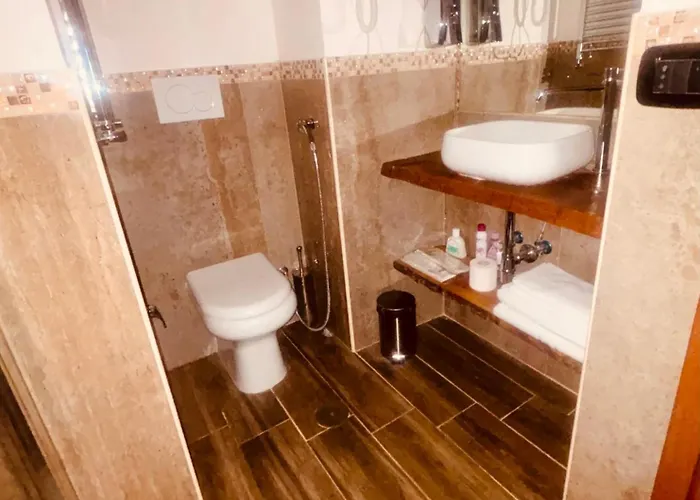 Liebeshotel Moya 1 - In