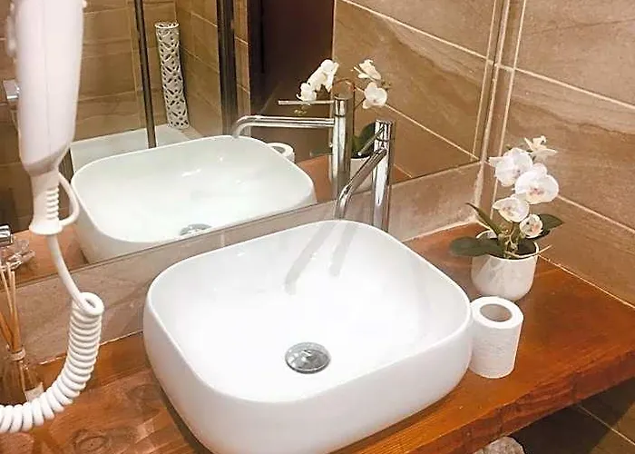 Moya 1 - In Liebeshotel *