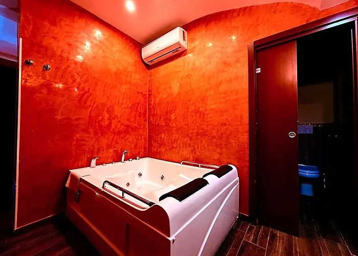 Moya 1 - In Liebeshotel Rom