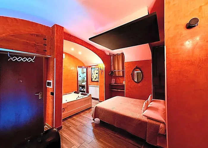 Moya 1 - In Liebeshotel